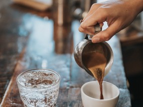 探讨胃酸过多时是否适宜饮用茶叶水？