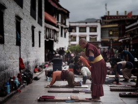 梦境中的美食之旅，一次难忘的抢巷美食体验