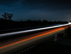 河南多条高速路段已禁行 因雾封闭