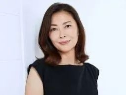 中山美惠浴缸离世震惊全国，警方调查缘由引发热议 演艺生涯辉煌终结