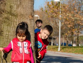 幼儿园户外体育游戏，让孩子在阳光下快乐成长，塑造健康体魄