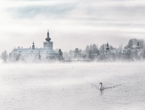 探索水下风舞的神秘画卷——卷珠帘的魅力之旅