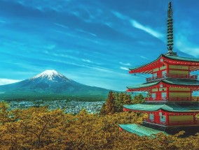 气候变迁致使红叶季节逐年推迟，富士山顶降雪迟迟未见，预测显示大阪东京将在12月初才现美景。