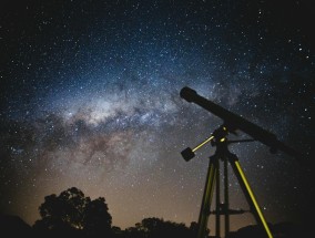 星辰美食女神的魅力之旅，探索美食与星空的无限可能