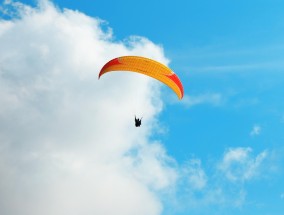 万亿级低空经济市场如何抢占？“临港-嵊泗”首飞：2小时旅程缩至20分钟