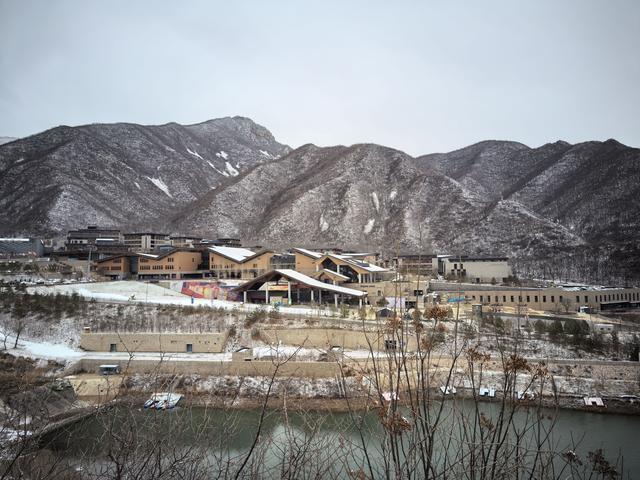 北京初雪 高海拔山区迎来薄雪  第3张