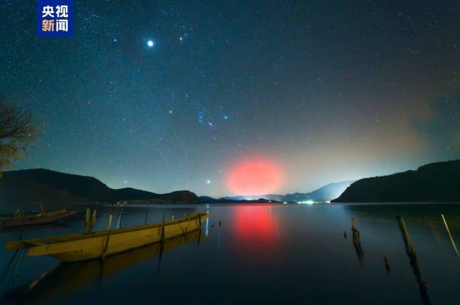 多地拍到长征十二号绚烂火箭云 夜空奇观闪耀多地  第2张