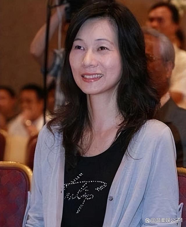 琼瑶儿媳悼念婆婆 深情告别恩师  第5张