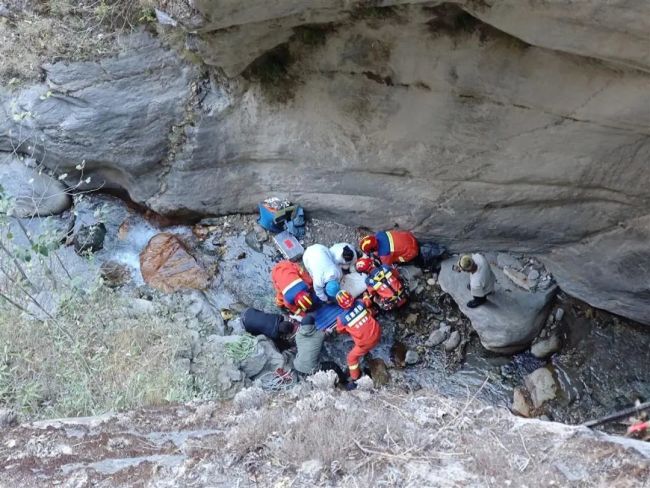 突发！一游客坠落虎跳峡，当地回应  第1张