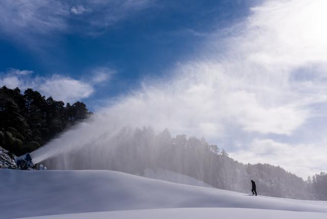 小型商用造雪机卖爆了 营造浪漫氛围感  第5张