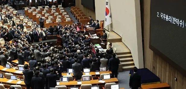 韩国代总统韩德洙停职 国会通过弹劾案  第1张