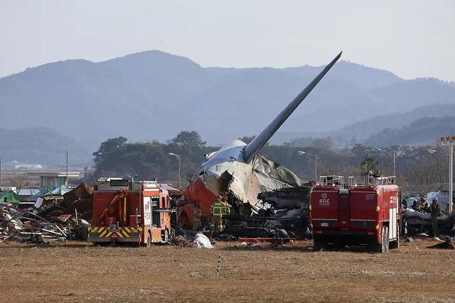 韩国否认机场跑道长度不足 事故致122人死亡  第2张