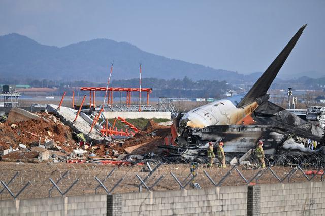 2分钟推测韩国空难原因及过程 起落架故障致悲剧  第6张